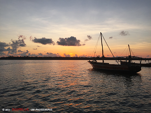 Sonnenaufgang mit Tauchbooten - Mafia Diving